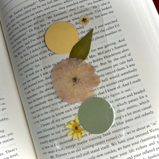 Circle Flowers Bookmark