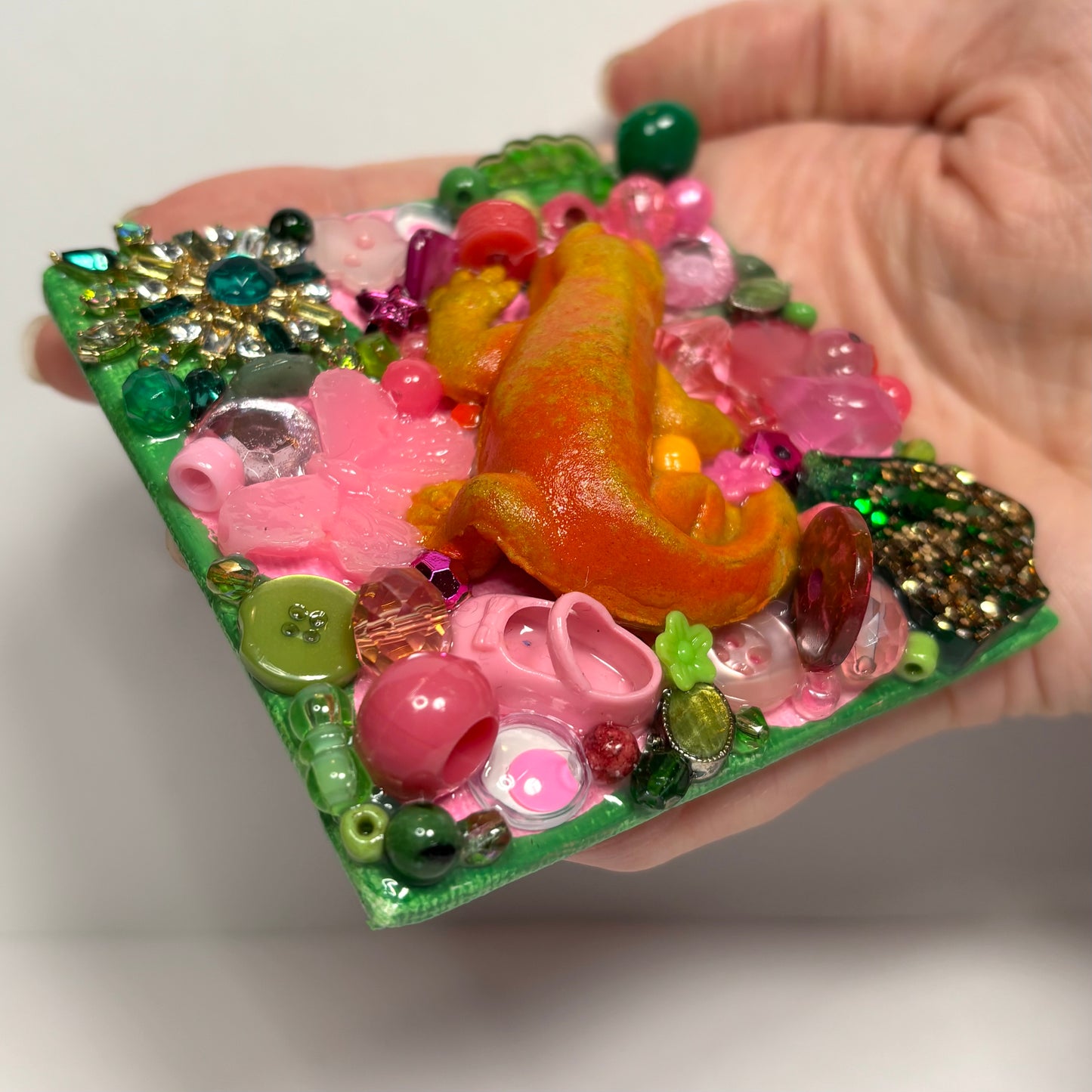 Newt 3D Assemblage Magnet