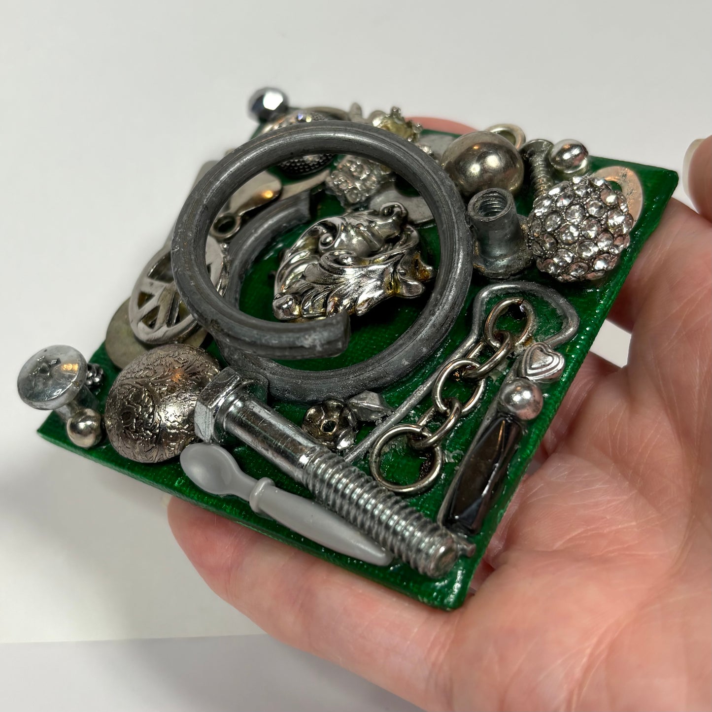 Metallic 3D Assemblage Magnet