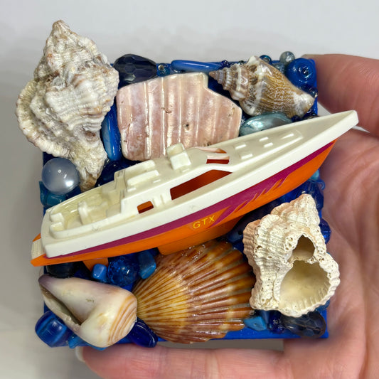 Speedboat 3D Assemblage Magnet