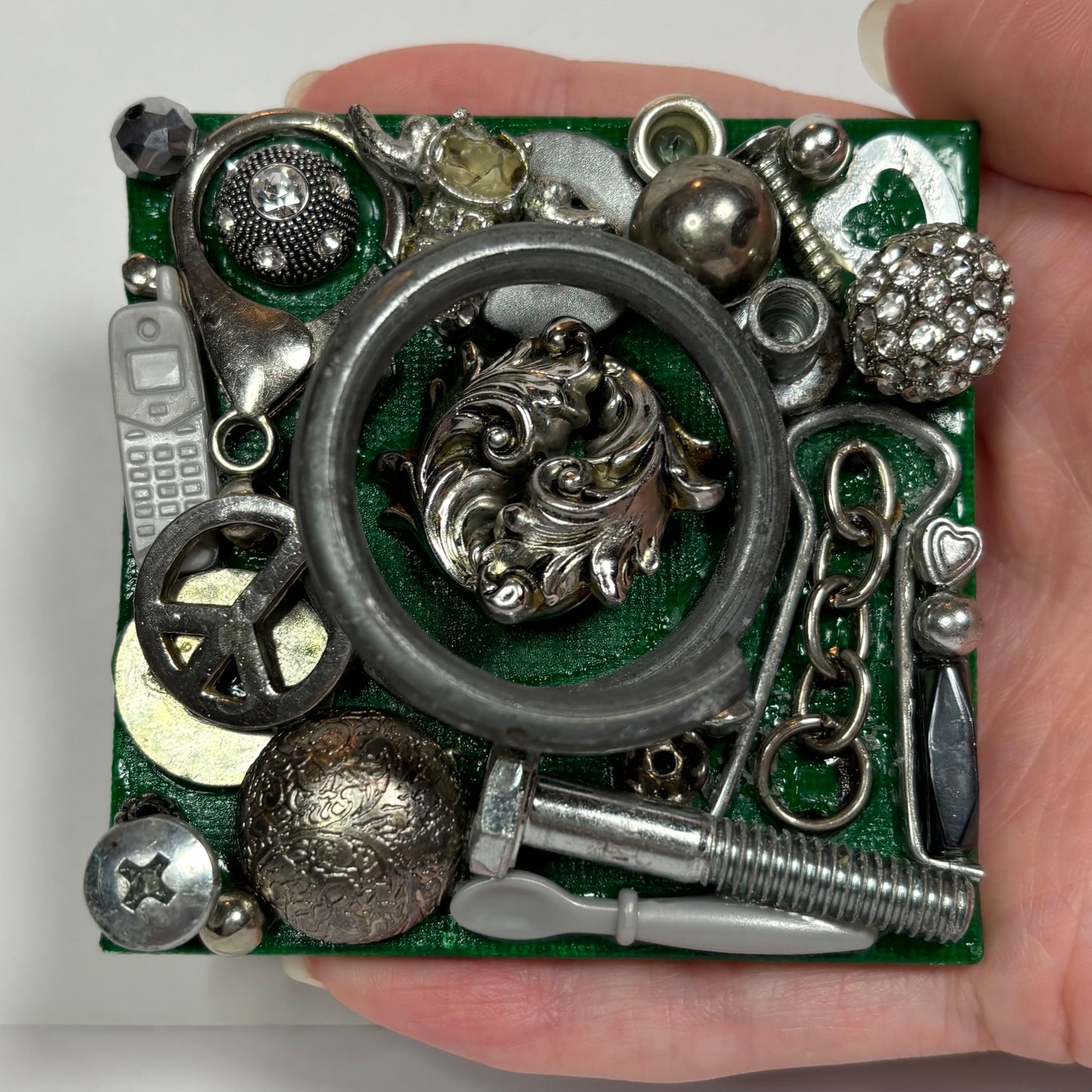 Metallic 3D Assemblage Magnet